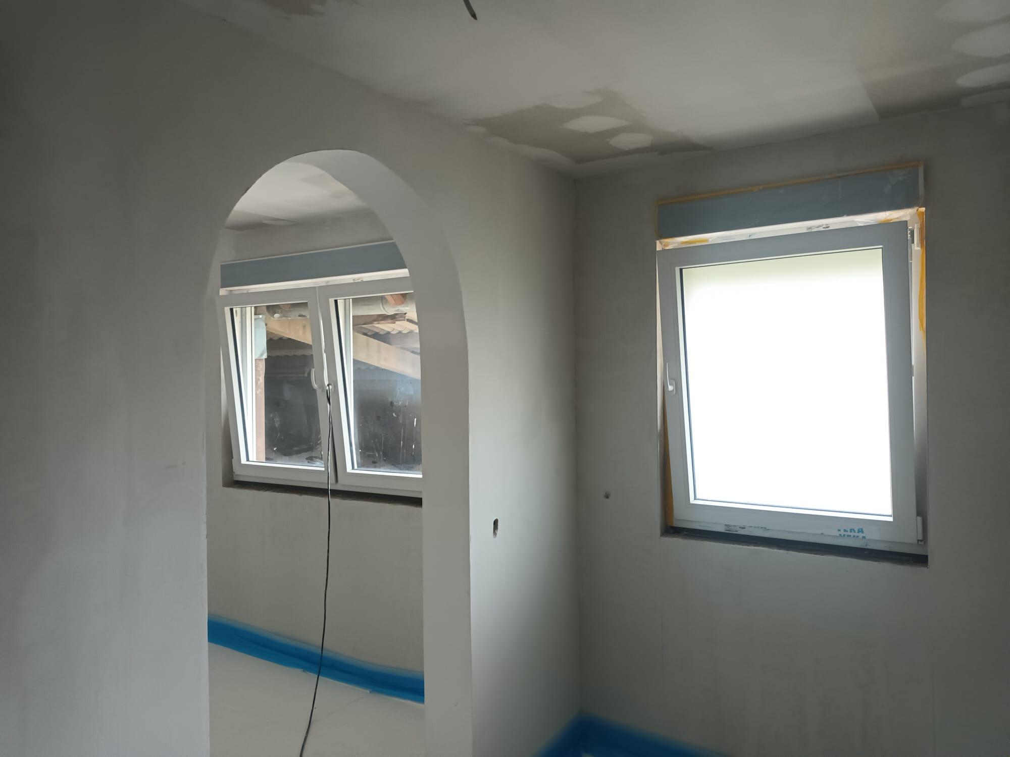 Mann der Wände Baut